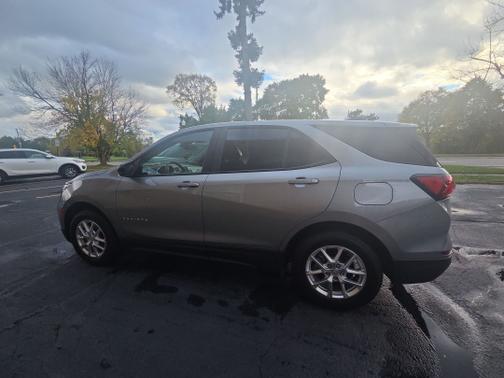 Sterling Gray Metallic 2024 Chevrolet Equinox LS