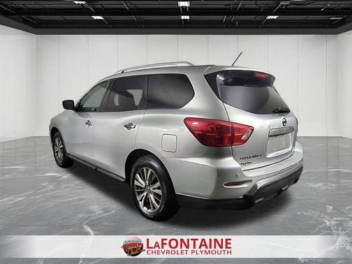 2018 Nissan Pathfinder SV