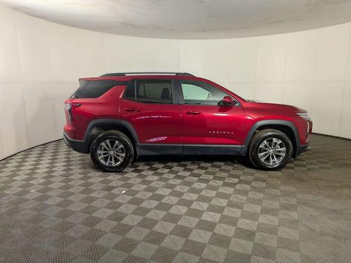 Radiant Red Tintcoat 2025 Chevrolet Equinox 1LT