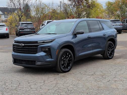 2024 Chevrolet Traverse LS