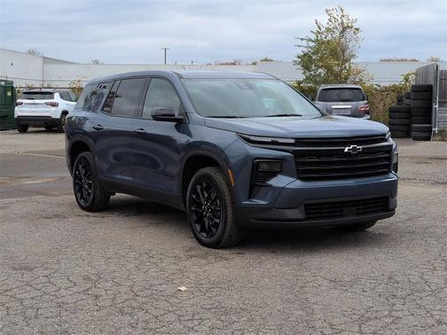2024 Chevrolet Traverse LS
