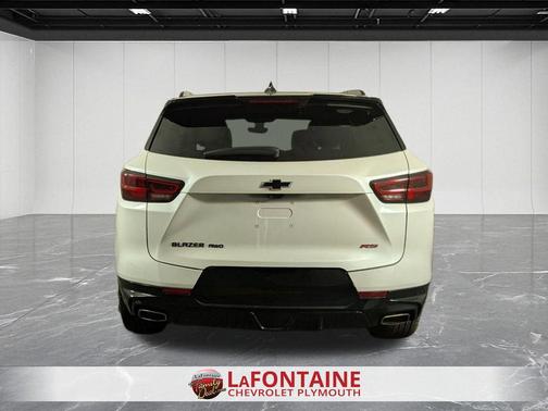 Iridescent Pearl Tricoat 2023 Chevrolet Blazer RS