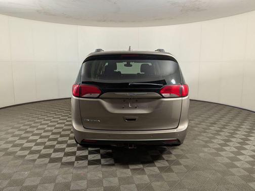 Molten Silver 2017 Chrysler Pacifica Touring-L