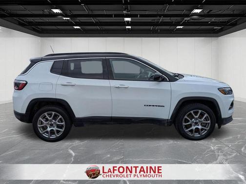 Bright White Clearcoat 2025 Jeep Compass Limited