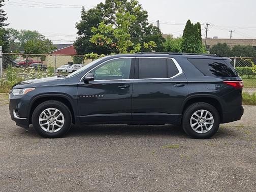 Graphite Metallic 2019 Chevrolet Traverse LT Cloth