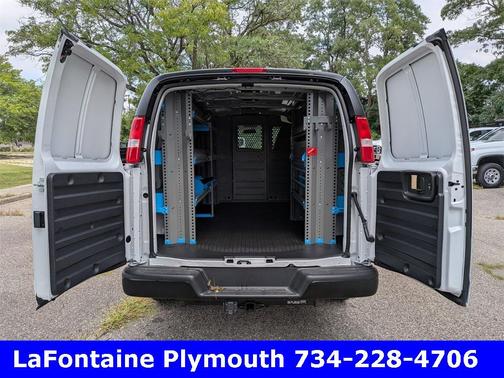 2025 Chevrolet Express 2500 RWD 2500 Regular Wheelbase WT