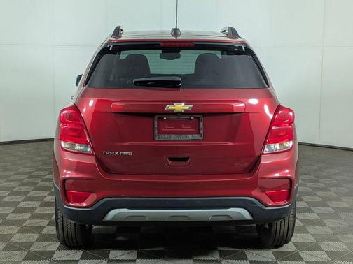 Crimson Metallic 2021 Chevrolet Trax LT