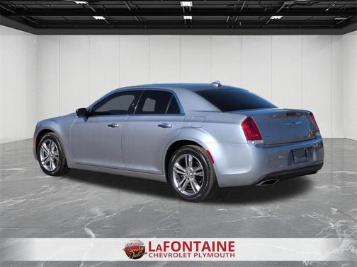 2016 Chrysler 300 S