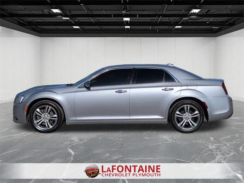 2016 Chrysler 300 S