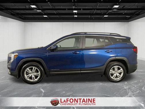 Marine Metallic 2023 GMC Terrain SLE