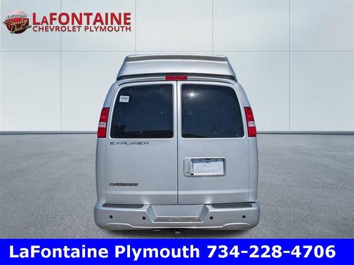 2025 Chevrolet Express 2500 RWD 2500 Regular Wheelbase WT