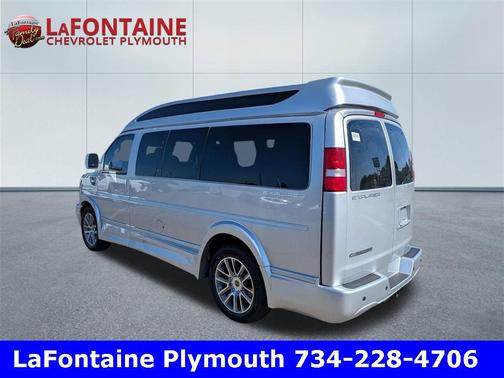 2025 Chevrolet Express 2500 RWD 2500 Regular Wheelbase WT