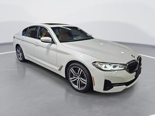 White Metallic 2021 BMW 540 i xDrive