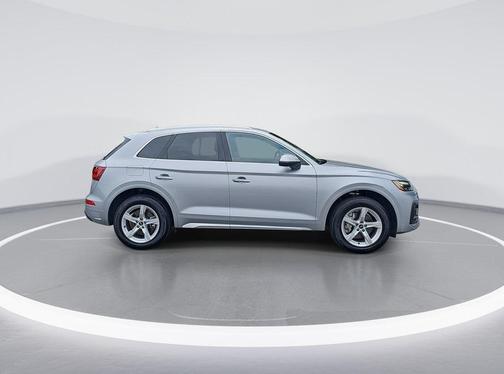 2022 Audi Q5 40 Premium