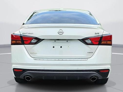 White 2020 Nissan Altima 2.5 SR
