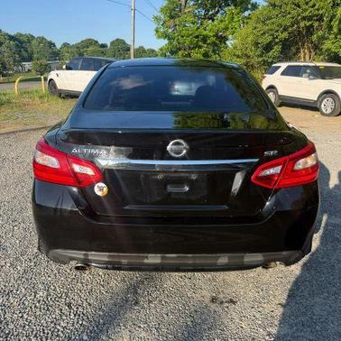 Black 2016 Nissan Altima 2.5 SR