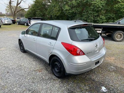 Brilliant Silver 2011 Nissan Versa 1.8 S