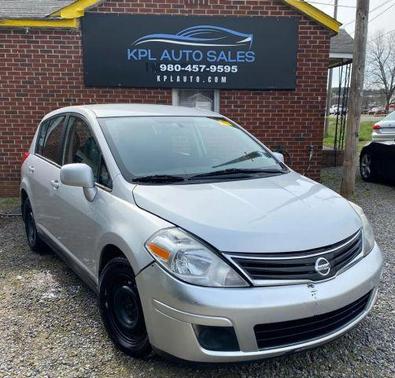 Brilliant Silver 2011 Nissan Versa 1.8 S