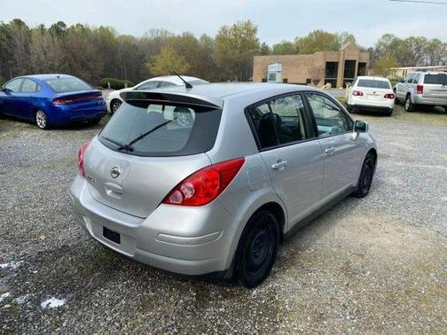 Brilliant Silver 2011 Nissan Versa 1.8 S