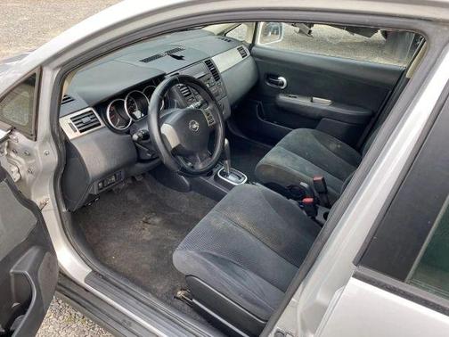 Brilliant Silver 2011 Nissan Versa 1.8 S