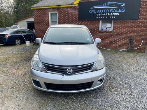 Brilliant Silver 2011 Nissan Versa 1.8 S