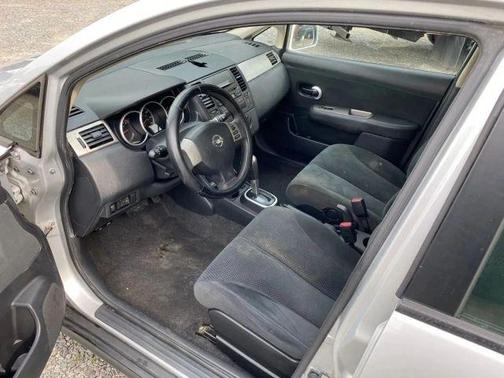 Brilliant Silver 2011 Nissan Versa 1.8 S