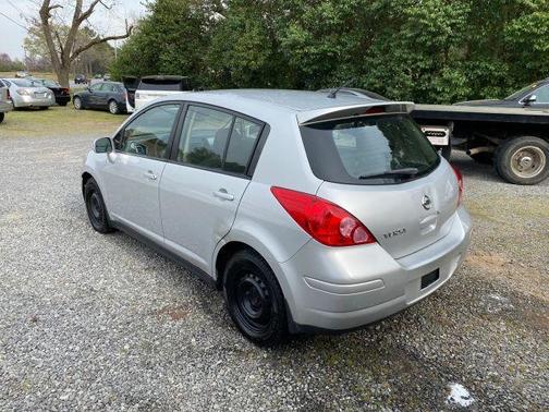 2011 Nissan Versa 1.8 S