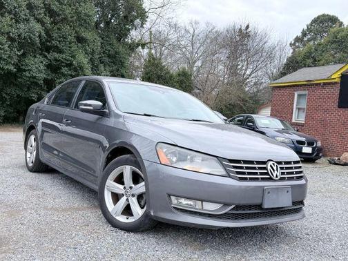 2014 Volkswagen Passat 1.8T Auto SEL Premium