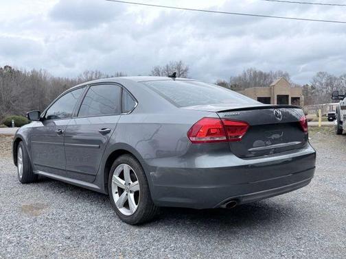 2014 Volkswagen Passat 1.8T Auto SEL Premium
