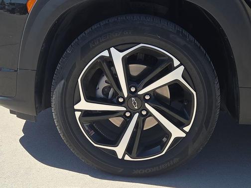 Mosaic Black Metallic 2023 Chevrolet Trailblazer RS