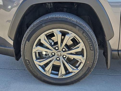 2024 Toyota RAV4 Hybrid XLE Premium