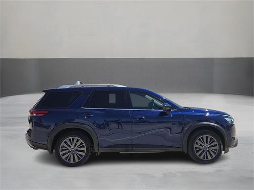 2022 Nissan Pathfinder SL 2WD