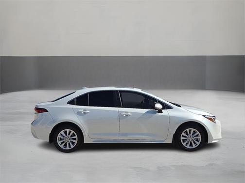 2025 Toyota Corolla Hybrid XLE