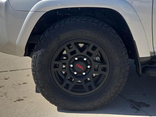 Classic Silver Metallic 2024 Toyota 4Runner SR5 Premium