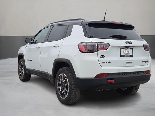 Bright White Clearcoat 2025 Jeep Compass Trailhawk
