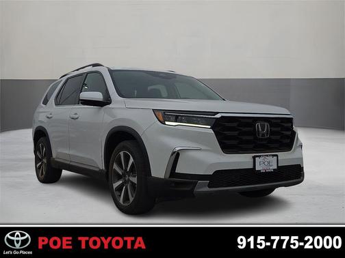 Platinum White Pearl 2023 Honda Pilot Touring 8-Passenger