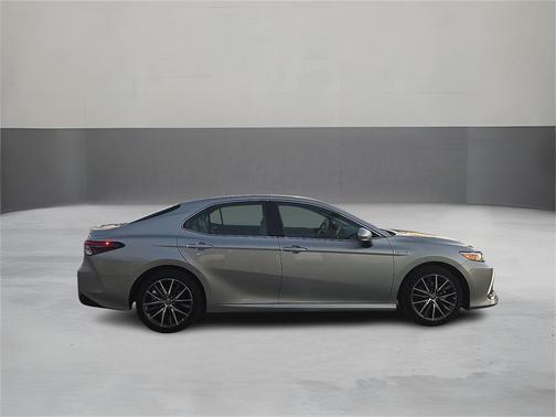 2021 Toyota Camry Hybrid XLE