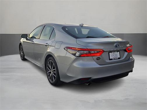 2021 Toyota Camry Hybrid XLE