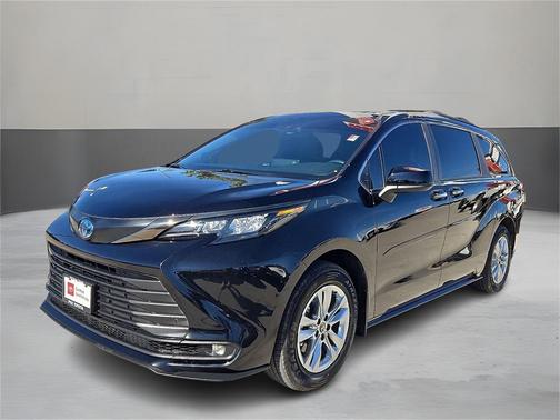 2023 Toyota Sienna Woodland Edition