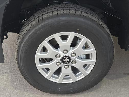 2025 Toyota Tacoma SR5