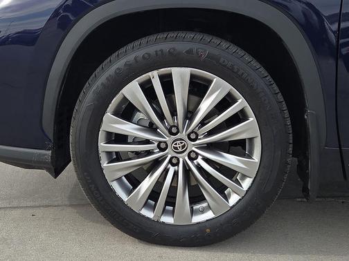 Blueprint 2022 Toyota Highlander Platinum
