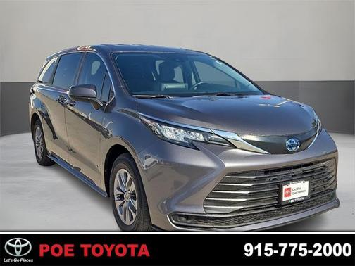 2023 Toyota Sienna LE