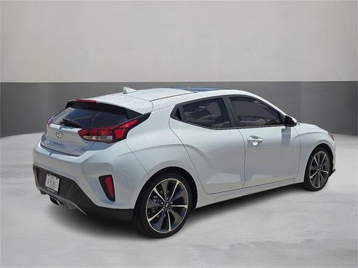 2020 Hyundai Veloster 2