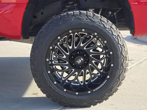 2020 Nissan Titan SV