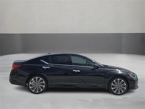 2024 Nissan Altima 2.5 SL