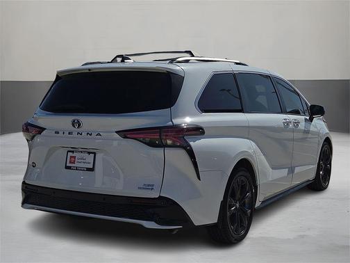 Ice Cap 2023 Toyota Sienna XSE 7 Passenger