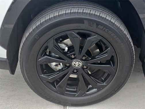 2025 Toyota RAV4 Hybrid SE