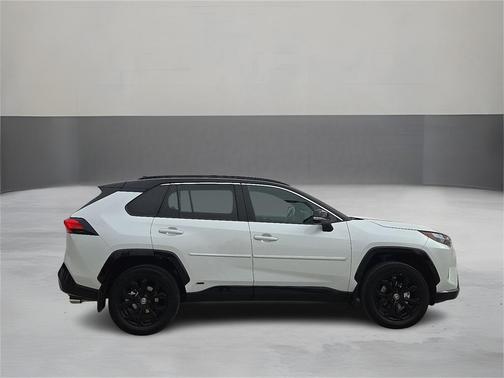 2025 Toyota RAV4 Hybrid SE