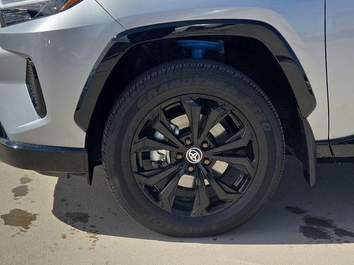 2024 Toyota RAV4 Hybrid SE