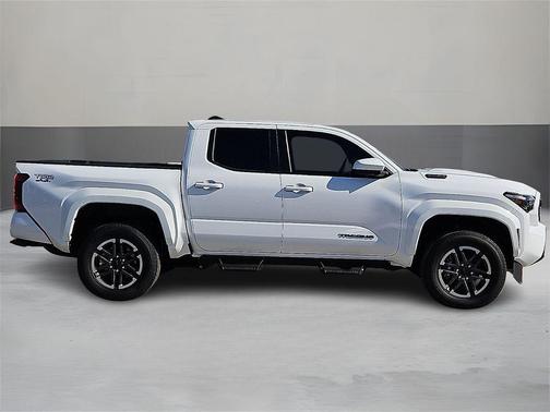 2025 Toyota Tacoma Hybrid TRD Sport